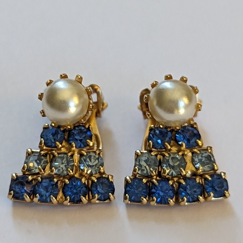 💙 Vintage earrings faux pearl Blue rhinestone 1" clip gold tone fan shape